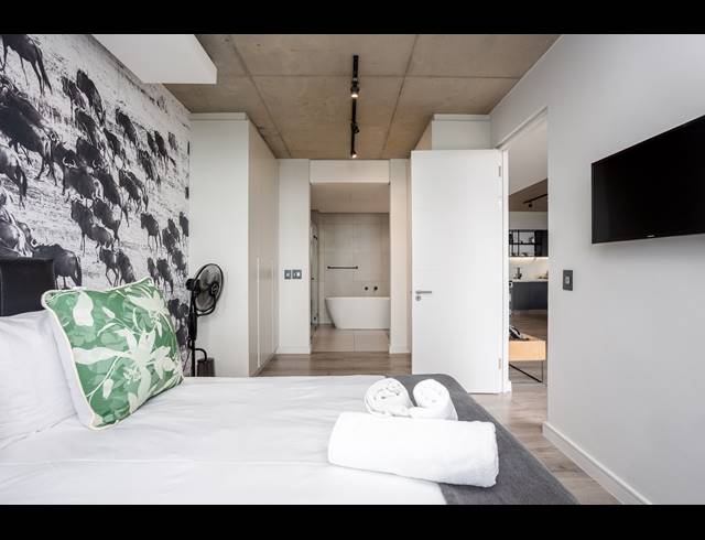 2 BEDROOM APARTMENT TO LET IN DE WATERKANT